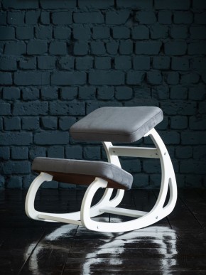 Балансирующий коленный стул Конёк Горбунёк (Белый) в Елабуге - elabuga.ok-mebel.com | фото 2