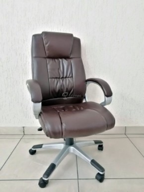 Кресло Barneo K-6 для руководителя (коричневая экокожа) в Елабуге - elabuga.ok-mebel.com | фото