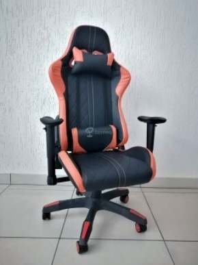 Кресло геймерское Barneo K-52 (черная экокожа оранжевые вставки) в Елабуге - elabuga.ok-mebel.com | фото 1